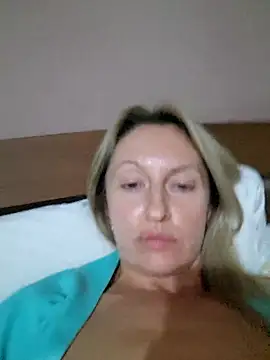 Snapshot of Miss____Mia_ chatting on 09/24/25, 04:10 Miss Mia online show from 09/24/25, 04:10