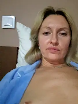 Snapshot of Miss____Mia_ chatting on 10/11/25, 06:34 Miss Mia online show from 10/11/25, 06:34