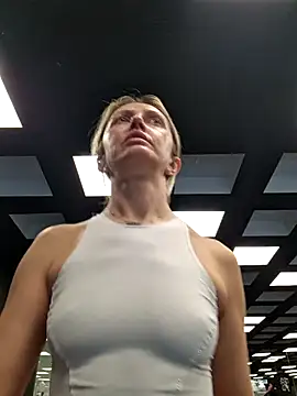 Snapshot of Miss____Mia_ chatting on 12/04/25, 09:51 Miss Mia online show from 12/04/25, 09:51