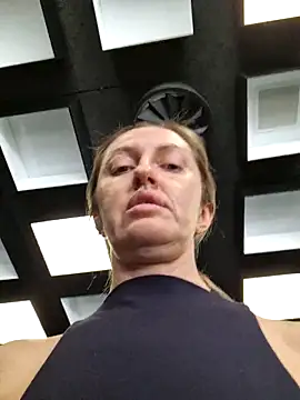 Miss    Mia  online show from 02/03/26, 09:03