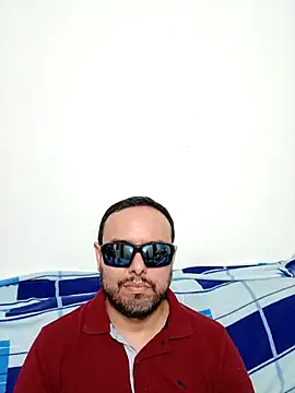 Snapshot of ElSunEagle chatting on 04/30/26, 02:29 ElSunEagle online show from 04/30/26, 02:29