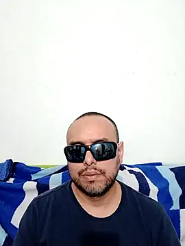 Snapshot of ElSunEagle chatting on 05/23/26, 02:39 ElSunEagle online show from 05/23/26, 02:39