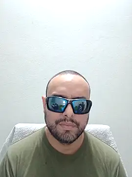 Snapshot of ElSunEagle chatting on 05/30/26, 02:30 ElSunEagle online show from 05/30/26, 02:30