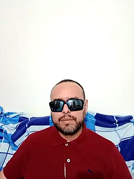 Snapshot of ElSunEagle chatting on 06/03/26, 02:36 ElSunEagle online show from 06/03/26, 02:36