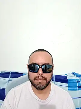 Snapshot of ElSunEagle chatting on 06/06/26, 02:38 ElSunEagle online show from 06/06/26, 02:38