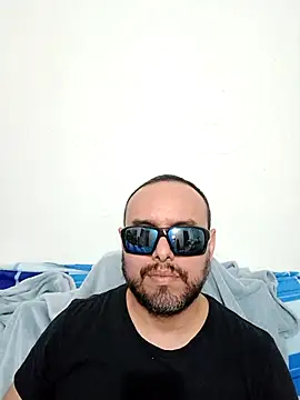 Snapshot of ElSunEagle chatting on 06/10/26, 02:34 ElSunEagle online show from 06/10/26, 02:34