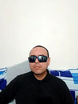 Snapshot of ElSunEagle chatting on 06/13/26, 02:31 ElSunEagle online show from 06/13/26, 02:31