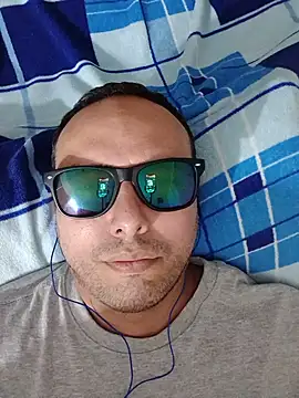 Snapshot of ElSunEagle chatting on 07/02/26, 03:23 ElSunEagle online show from 07/02/26, 03:23
