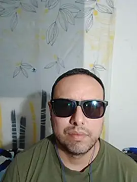 Snapshot of ElSunEagle chatting on 07/06/26, 01:13 ElSunEagle online show from 07/06/26, 01:13