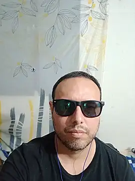 Snapshot of ElSunEagle chatting on 07/08/26, 01:21 ElSunEagle online show from 07/08/26, 01:21