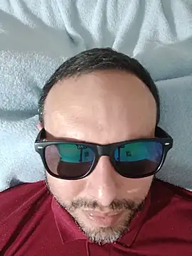 Snapshot of ElSunEagle chatting on 07/19/26, 04:27 ElSunEagle online show from 07/19/26, 04:27