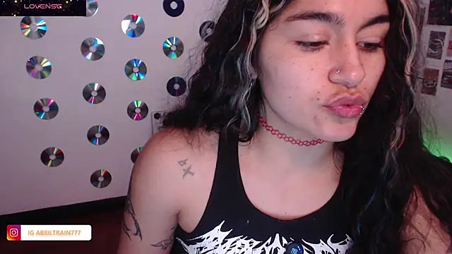 abril666 online show from 11/18/25, 03:27