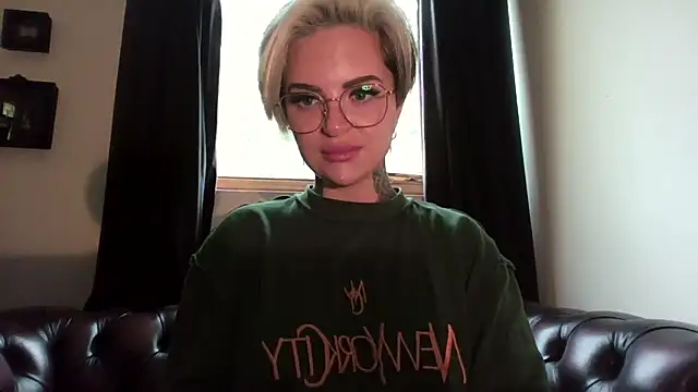 Snapshot of Rubyrichhxo chatting on 10/19/25, 09:10 Rubyrichhxo online show from 10/19/25, 09:10