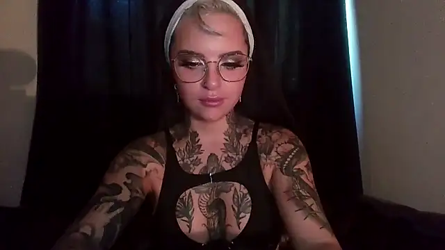 Rubyrichhxo online show from 11/01/25, 10:17
