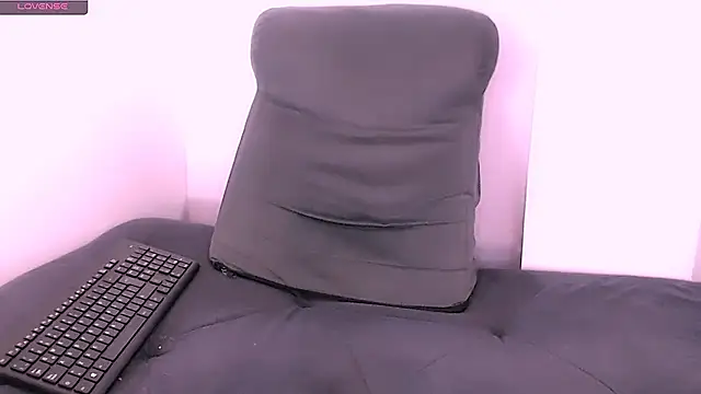 sofi-rojas1 online show from 04/01/26, 06:58