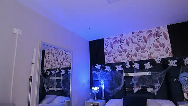 Snapshot of GiselOrtiz chatting on 10/28/25, 10:30 GiselOrtiz online show from 10/28/25, 10:30