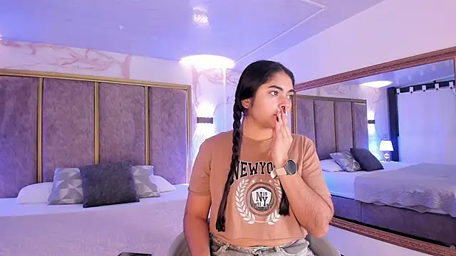 Snapshot of GiselOrtiz chatting on 11/05/25, 10:48 GiselOrtiz online show from 11/05/25, 10:48