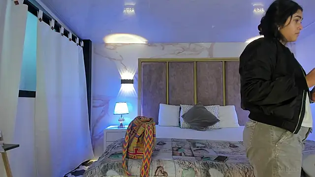 Snapshot of GiselOrtiz chatting on 11/16/25, 11:38 GiselOrtiz online show from 11/16/25, 11:38