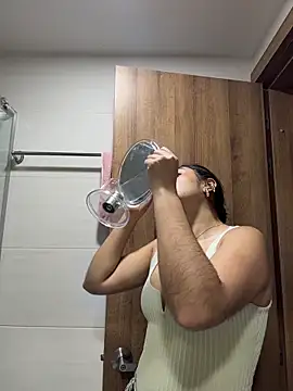 Snapshot of GiselOrtiz chatting on 11/29/25, 10:51 GiselOrtiz online show from 11/29/25, 10:51