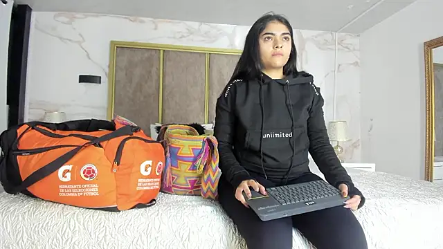 Snapshot of GiselOrtiz chatting on 02/12/26, 10:43 GiselOrtiz online show from 02/12/26, 10:43