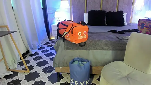 Snapshot of GiselOrtiz chatting on 02/24/26, 11:52 GiselOrtiz online show from 02/24/26, 11:52