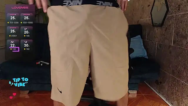 Snapshot of rogert_xx chatting on 02/20/25, 01:46 rogert xx online show from 02/20/25, 01:46