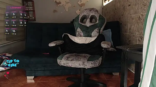 Snapshot of rogert_xx chatting on 09/23/25, 12:57 rogert xx online show from 09/23/25, 12:57