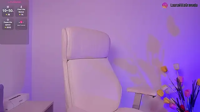 Snapshot of LouaneBourVip chatting on 12/16/24, 02:38 LouaneBourVip online show from 12/16/24, 02:38