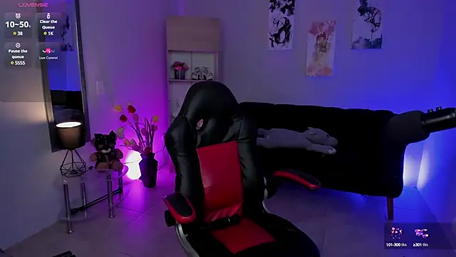 Snapshot of LouaneBourVip chatting on 12/27/24, 10:26 LouaneBourVip online show from 12/27/24, 10:26