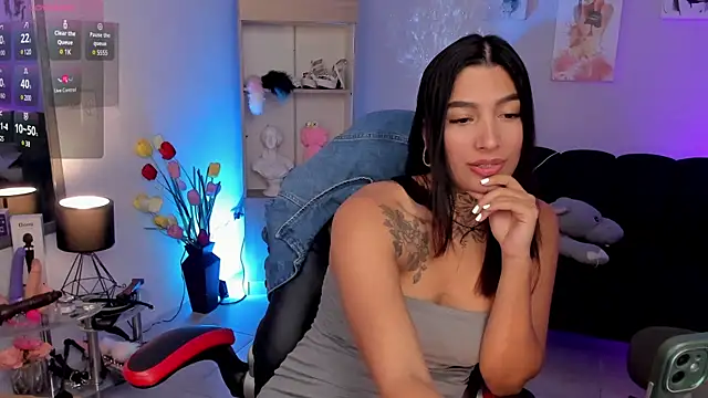 Snapshot of LouaneBourVip chatting on 01/31/25, 12:18 LouaneBourVip online show from 01/31/25, 12:18