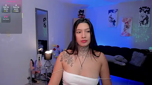 Snapshot of LouaneBourVip chatting on 03/11/25, 12:50 LouaneBourVip online show from 03/11/25, 12:50