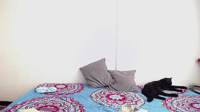 Snapshot of _joanne_and_oliver_ chatting on 09/17/25, 05:14 joanne and oliver online show from 09/17/25, 05:14