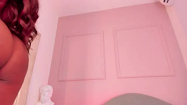 megan woll online show from 03/31/26, 05:13