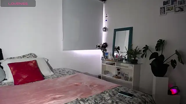 Snapshot of _Lalaa chatting on 10/28/25, 09:50 Lalaa online show from 10/28/25, 09:50