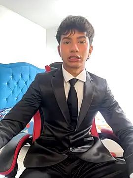 Leonarrrd 01 online show from 11/05/25, 05:02