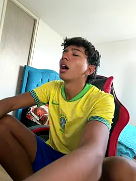 Leonarrrd 01 online show from 11/29/25, 09:29