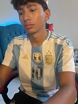 Leonarrrd 01 online show from 02/03/26, 10:48