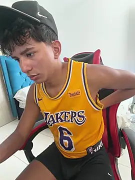 Leonarrrd 01 online show from 03/03/26, 07:31