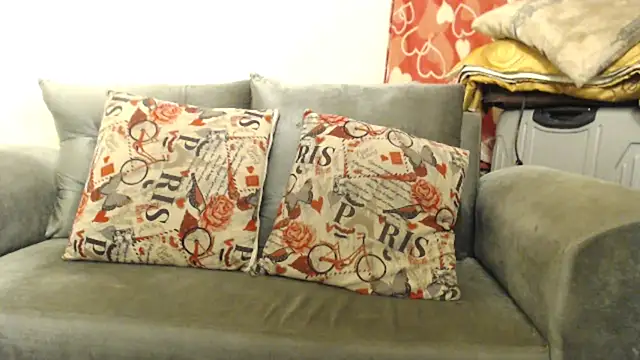 Snapshot of Amazing12inch chatting on 12/26/24, 07:24 Amazing12inch online show from 12/26/24, 07:24