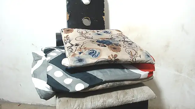 Snapshot of Amazing12inch chatting on 01/13/25, 11:06 Amazing12inch online show from 01/13/25, 11:06