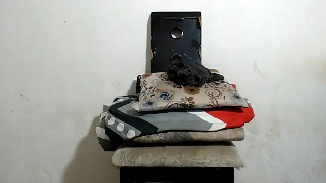 Snapshot of Amazing12inch chatting on 01/15/25, 08:20 Amazing12inch online show from 01/15/25, 08:20