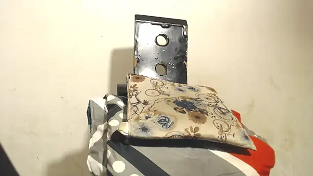 Snapshot of Amazing12inch chatting on 01/18/25, 06:24 Amazing12inch online show from 01/18/25, 06:24