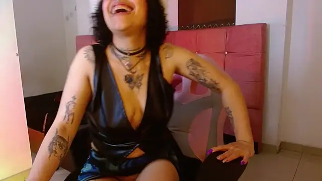 miahernadez303av online show from 03/06/25, 08:52