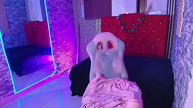 miahernadez303av online show from 11/27/25, 03:41