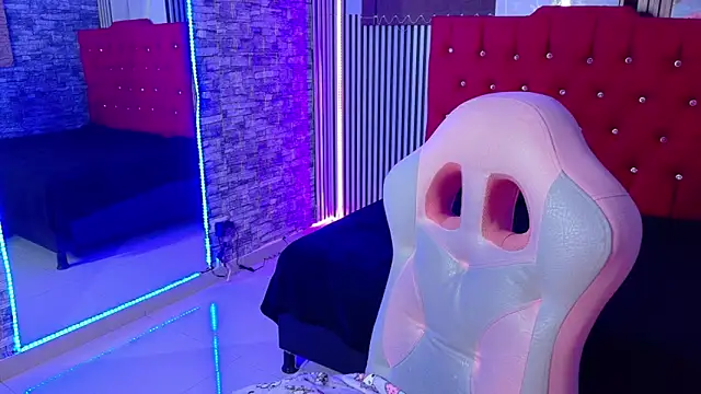 miahernadez303av online show from 02/03/26, 04:54