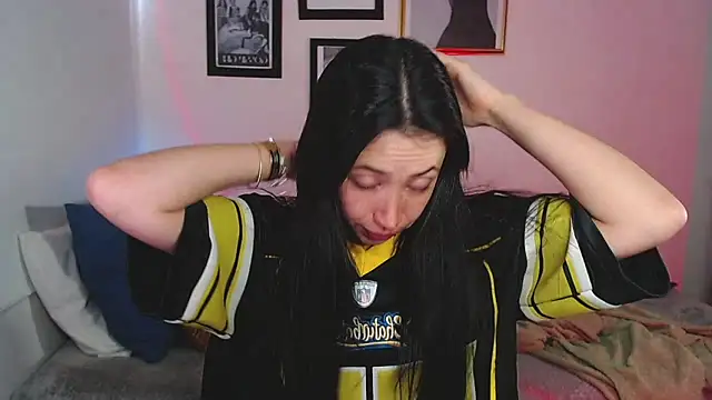 lilyy evanss online show from 03/15/25, 09:16