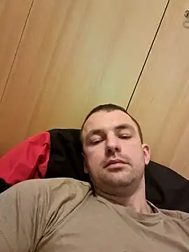 Snapshot of magicSeX4You chatting on 02/04/25, 05:55 magicSeX4You online show from 02/04/25, 05:55