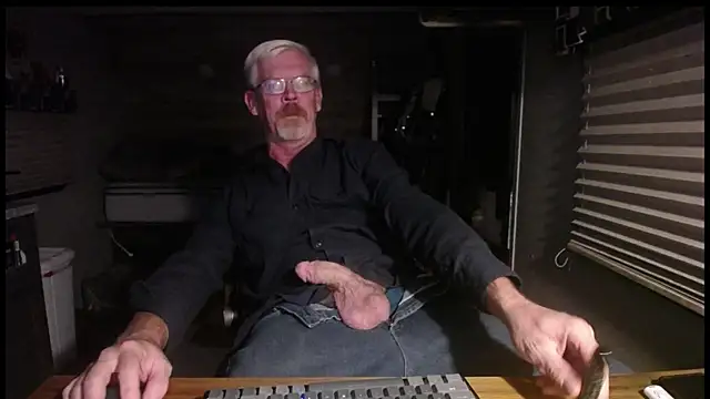 Snapshot of Di9ital069 chatting on 11/16/25, 03:56 Di9ital069 online show from 11/16/25, 03:56