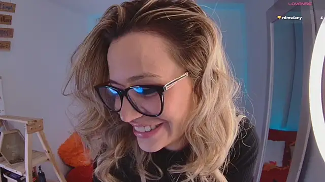 Snapshot of Lucy_Princes chatting on 01/01/25, 01:26 Lucy Princes online show from 01/01/25, 01:26