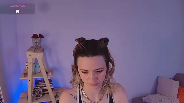 Snapshot of Lucy_Princes chatting on 02/13/25, 01:08 Lucy Princes online show from 02/13/25, 01:08